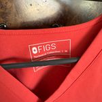 FIGS Scrub Top Photo 2