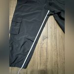 Alo Yoga Women’s Cool Fit Cropped Drawstring Cargo Pants - Medium - Black Photo 6