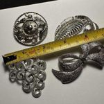 Lot Of 4 Silver Tone Brooch Pins Feather With Rhinestones, Bow, Swirls, Round Photo 4