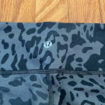 Lululemon Wunder Under Crop II Animal Swirl Deep Coal Light Size 4 cheetah Photo 5