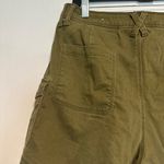 Natural Reflections Women’s Sz: 10  Army Green Cargo Shorts. Stretch Cotton. Photo 12