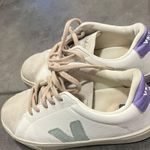 VEJA Sneaker Photo 0