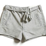 American Eagle Super High-Rise Lightweight Striped Trouser Style Shorts Womens 8 Photo 0