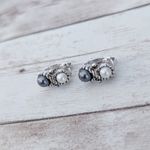 Vintage Avon Clip On Earrings Stunning Silver Tone Two Color Faux Pearl Photo 2