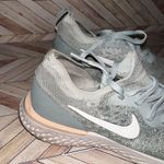 Nike Women’s  Epic React Running Workout Shoes Size 7 Photo 1