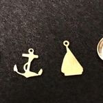 4 bronze charms Gold Photo 1