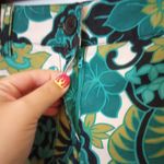 Ann Taylor  Floral Women Shorts - Green and Black Photo 5