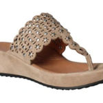 L'Amour Des Pieds Chuxley Women's Wedge Flip Flop Taupe Suede Size 9.5 NWOT Brown Photo 0