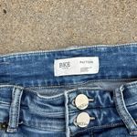 BKE Buckle Payton Universal Fit Mid Rise Boot Cut Frayed Knee Blue Jeans 30R Photo 2