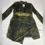 Pretty Little Thing  Black and Gold Patterned Long Sleeve Dress Photo 6