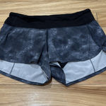Lululemon  Shorts Speed Up 2.5" Low-Rise Black and White Photo 0