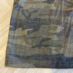 Strut this  Women’s Faded Camouflage Short-sleeve T-Shirt (One Size) Photo 2