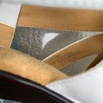 New Softspots Womens Slingback Sandals White Leather Buckle Mid Heel 7 Photo 7