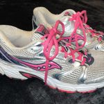 Saucony  Oasis Silver and Pink Tennis shoes, size 9.5 Photo 1