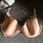 SKIMS Weightless Scoop Bra Photo 1