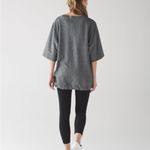 Lululemon Split Short Sleeve
Heathered Speckled Black Photo 7