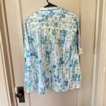 The Sarah Bentley Women’s 2X Button Down Blouse Floral Blue & White Size XXL Photo 5