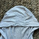 Fabletics Women’s Gray V-Neck Oversized Sweatshirt Hoodie Sz XS Kangaroo Pocket Photo 7