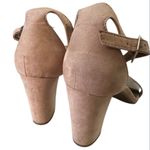 Worthington  Womens Beckwith Sandals Tan Block Heels. 3.5” Heel, Size 9.5W Photo 4