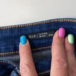 Tahari  Ella high rise skinny jeans.  Size 8. Photo 4