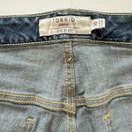 Torrid  Medium Wash 6‎ Inch Vintage Stretch High-Rise Denim Shorts Size 30 Photo 12
