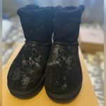 UGG ‎ Mini Bailey Bow Glimmer Black Boots Photo 3
