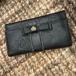 Betsey Johnson  Black Embossed Floral Bow Long Wallet Photo 1