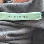 Pleione  | Gray Scoop Neck Bat Sleeve Tee - Sz M Photo 4