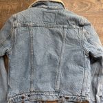 Levi's  Women's Denim Original Sherpa Lined Light Wash Trucker Jacket Size XS Photo 10