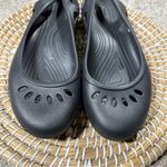 Crocs Women’s Kadee Flat Slingback Casual Flat Shoes Lightweight in Black 10 Photo 2