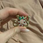 Christmas Pin Brooch ‘Joy’ Gold Color Wreath Bow Rhinestone Accents Photo 1