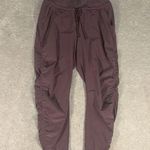 Athleta Attitude Pant Womens 6 Volcanic Violet Ruched Sides Joggers Pants 384001 Photo 0