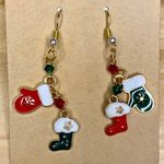 Christmas Holiday Mitten Dangle Earrings Photo 1