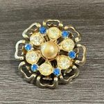 Vintage Rhinestone Pearl Brooch Gold Photo 2