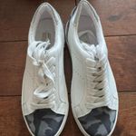 Steve Madden Steve By Steven madden Parody Camo, white, Lace-up Fashion Sneakers Women’s size 7 Photo 2