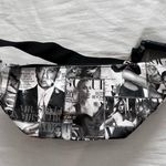 Black and White Graphic Print Belt Bag Photo 2