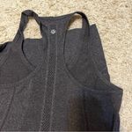 Lululemon  dark grey swiftly tank size 8 Photo 3