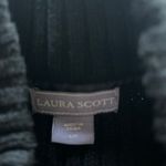 Laura Scott Jacket Photo 3