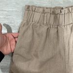 Heart & Hips nwot // paperbag linen blend shorts with pockets Photo 3