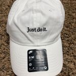 Nike White  Hat Photo 0