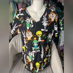 Looney Tunes ”What’s up Doc?” scrub top Photo 0