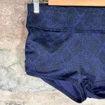 Athleta  Navy Blue Black Snake Print Athletic Shorts Women's XS Ruching Spandex Photo 4