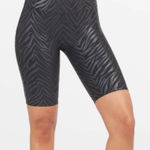 Spanx NWT Faux Leather Bike Shorts Women’s Size Medium Black Zebra Print Photo 0