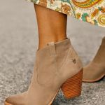 Frye  Reina Side Zip Western Ankle Bootie Distressed Size Beige Size 7.5 Photo 0