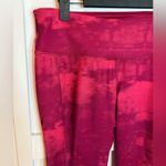 Old Navy Red Tie Dye Cropped Active Leggings Photo 3