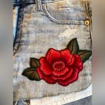 American Eagle Shorts Women 6 Blue Hi Rise Shortie Floral Embroidered Light Wash Photo 2