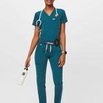 FIGS Scrubs Set Photo 3