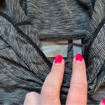 Athleta Striated Stowe Hoodie in Charcoal Grey size small Photo 4