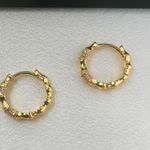 17mm Small Hoop Earrings for Women Gold Photo 2
