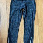 Nike Dri Fit Leopard Print Capri Leggings with stretch tie waistband size XS Photo 3